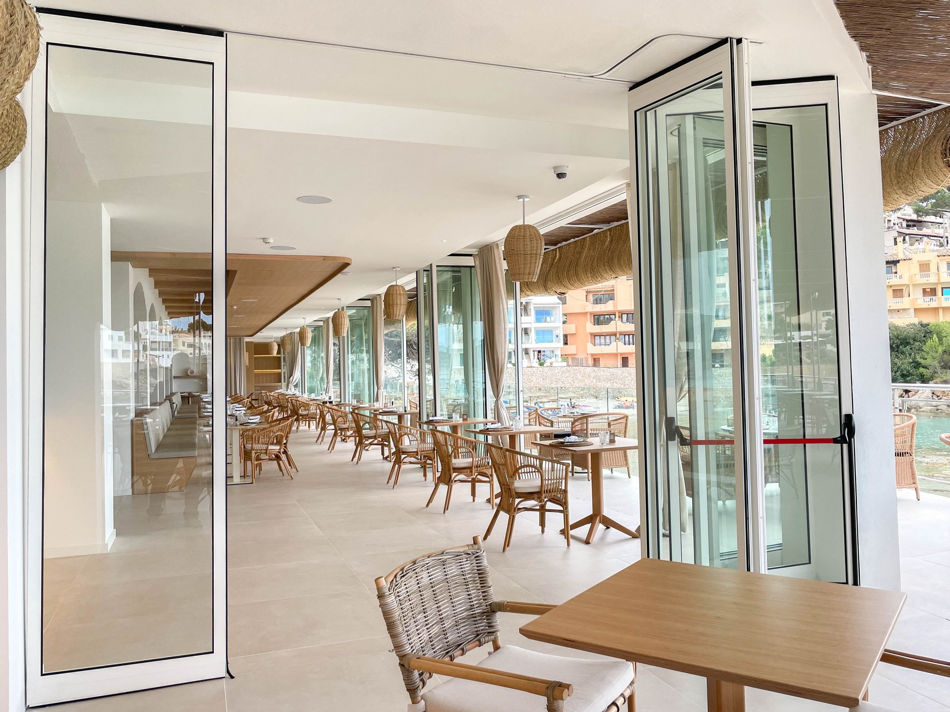 Referenz-HSW-R-DORMA-Glas-Spanien-Hotel