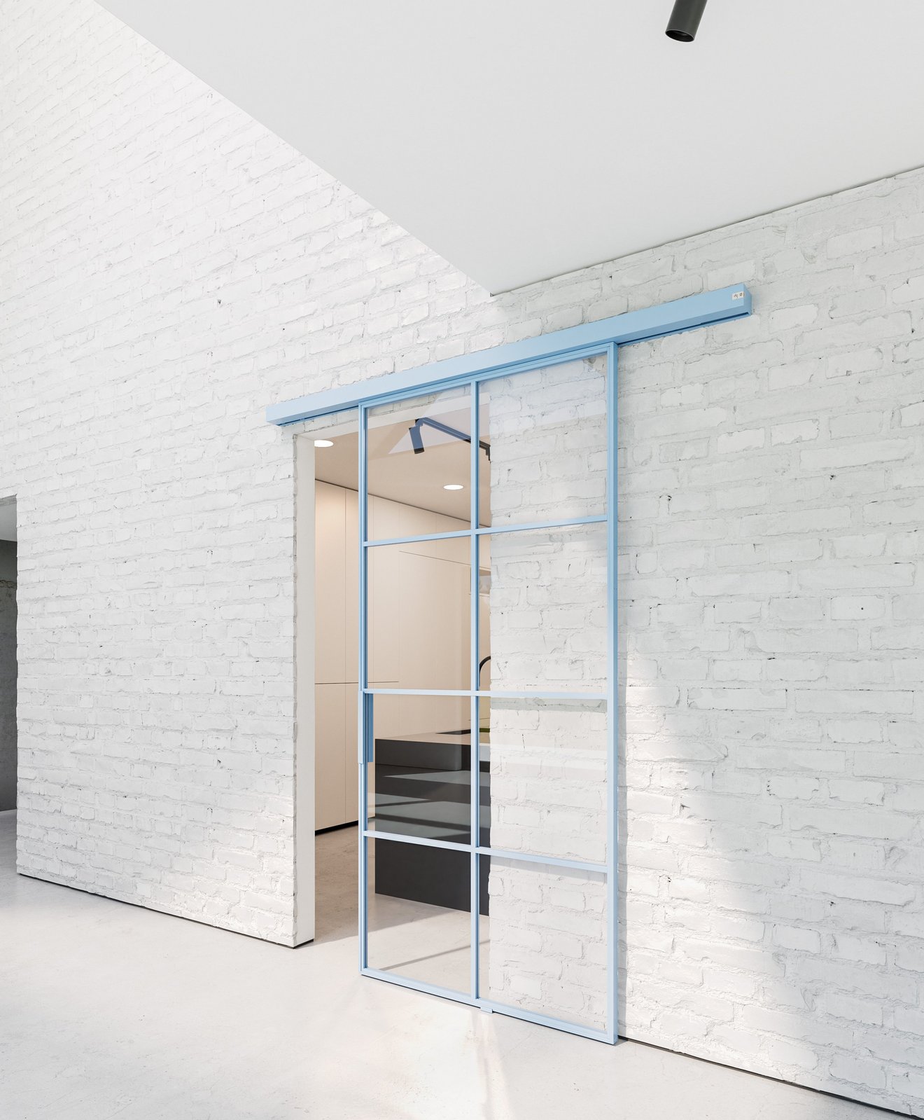 dg_Milieau_MUTO_Ku___eche_flynn_koop_sky_blue