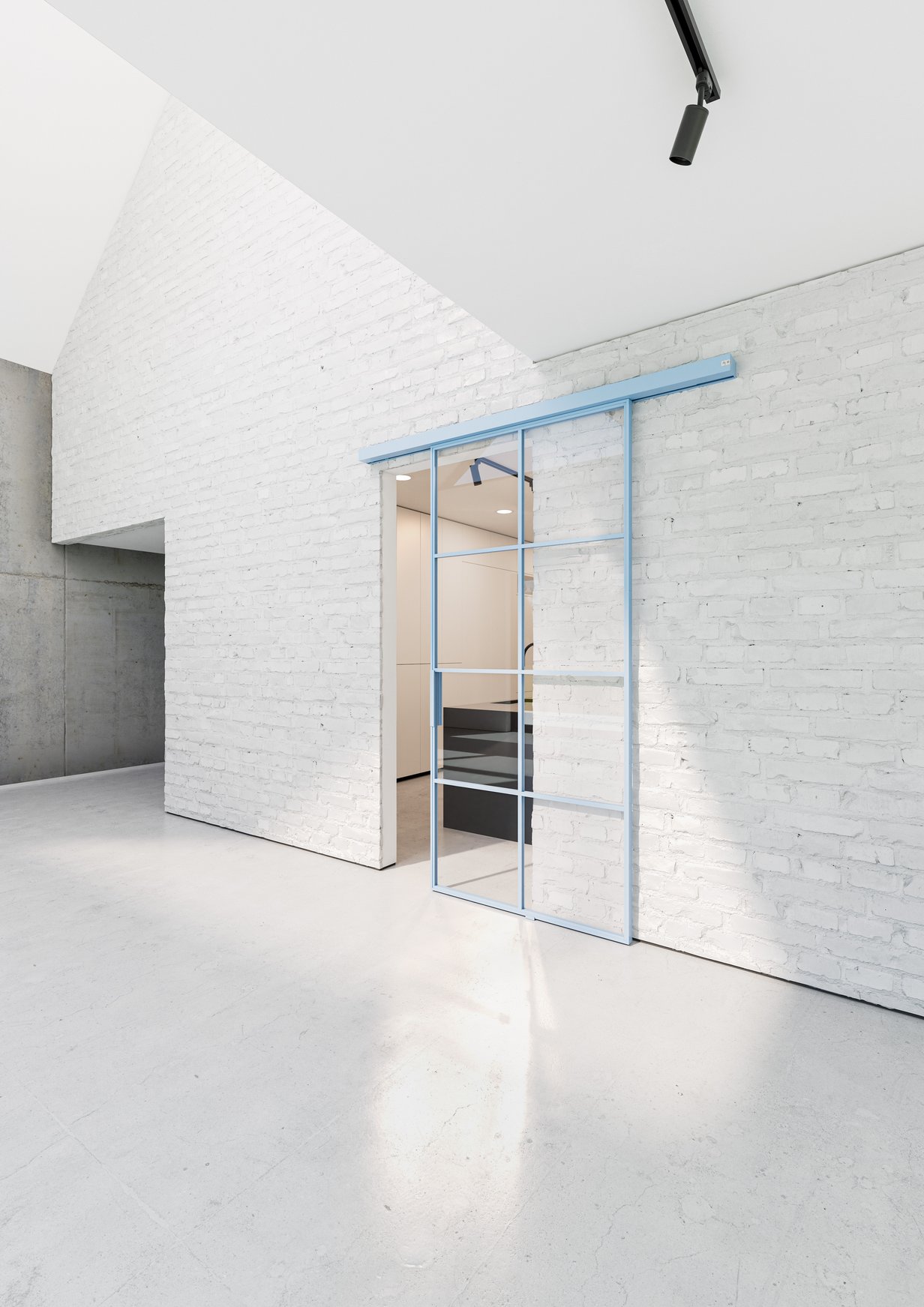 dg_Milieau_MUTO_Ku___eche_flynn_koop_sky_blue